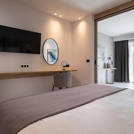 Lagomandra Luxury Suites With Private Pools Nikiti  Buitenkant foto