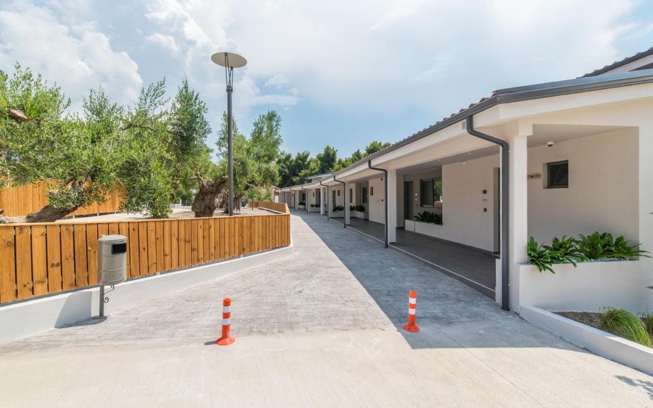 Lagomandra Luxury Suites With Private Pools Nikiti  Buitenkant foto
