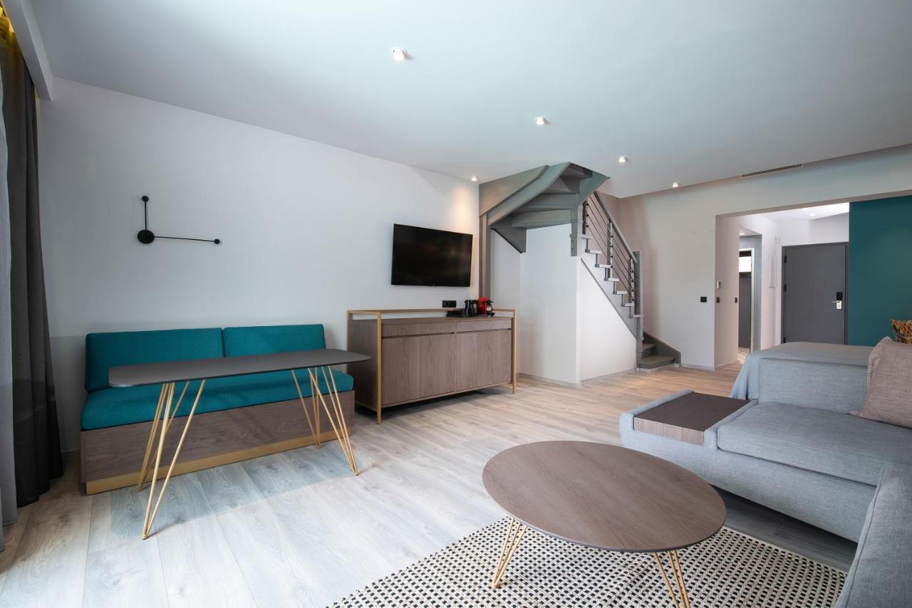 Lagomandra Luxury Suites With Private Pools Nikiti  Buitenkant foto