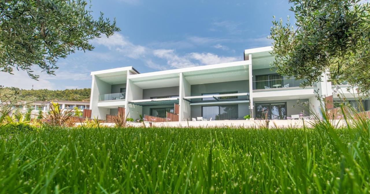 Lagomandra Luxury Suites With Private Pools Nikiti  Buitenkant foto