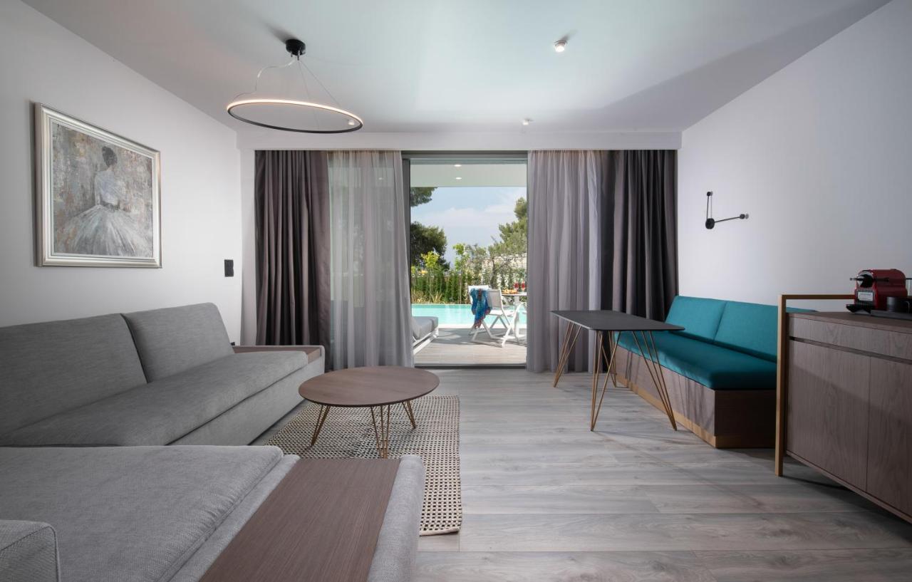 Lagomandra Luxury Suites With Private Pools Nikiti  Buitenkant foto