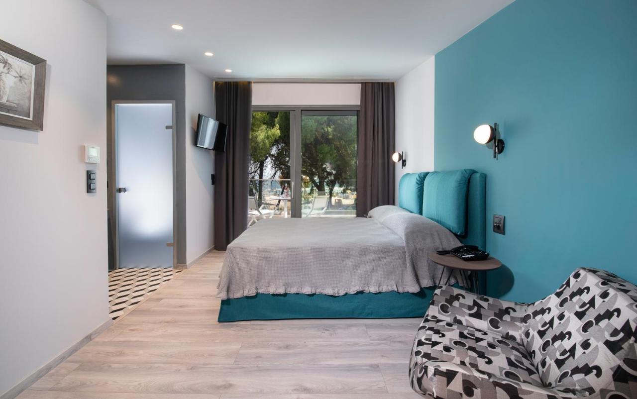 Lagomandra Luxury Suites With Private Pools Nikiti  Buitenkant foto