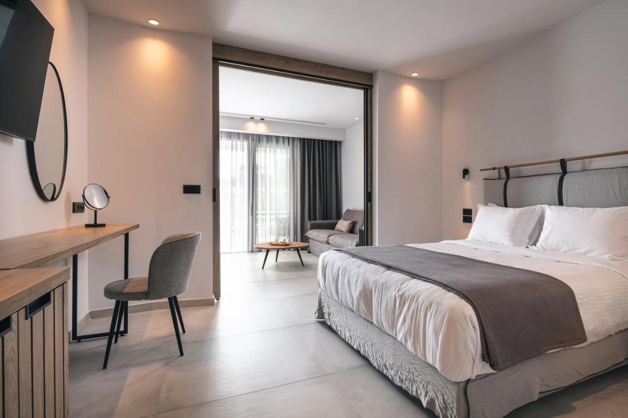 Lagomandra Luxury Suites With Private Pools Nikiti  Buitenkant foto